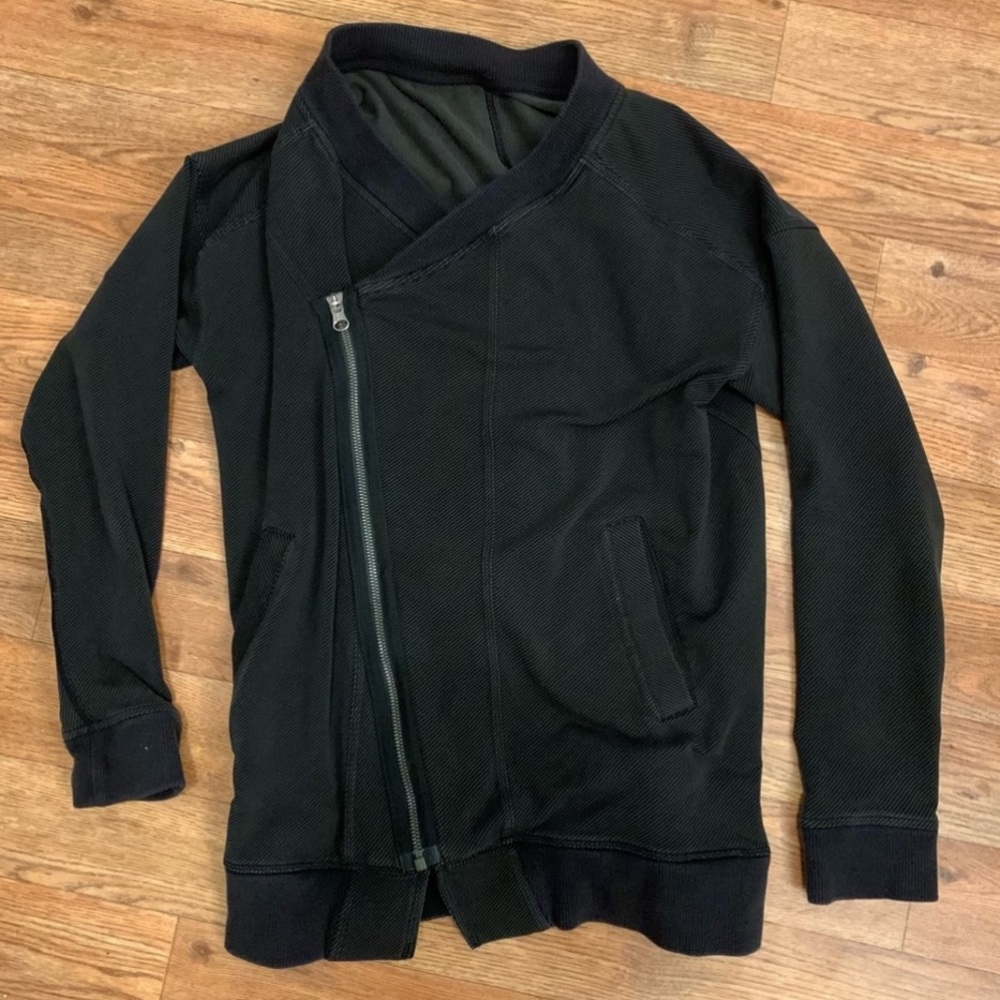 Lululemon jacket - Picture 6 of 8